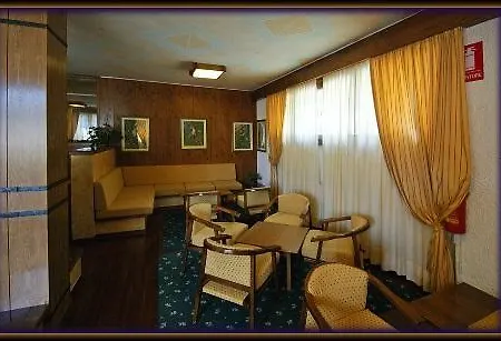 Des Alpes Hotel 3*